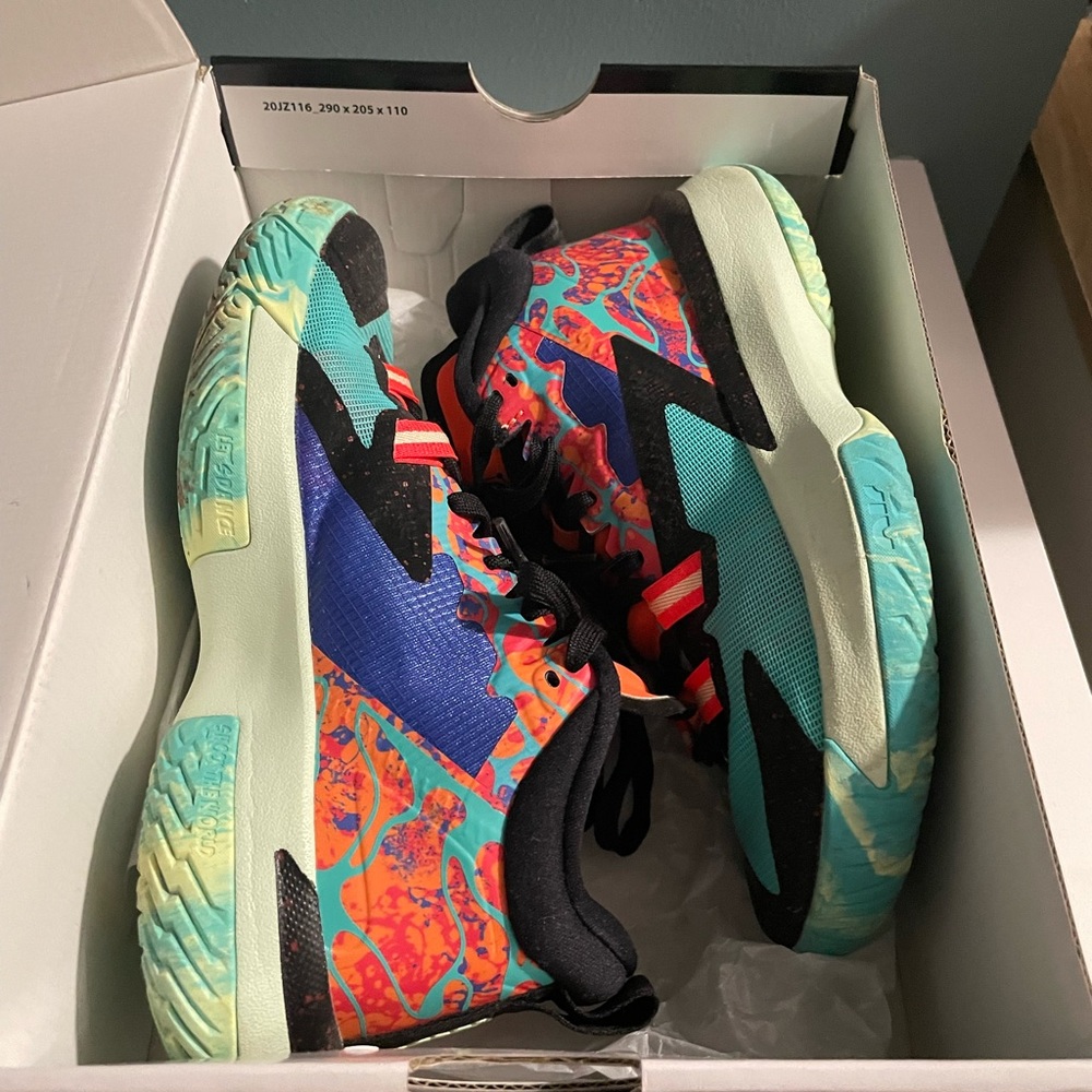 Jordan x Zion Williamson Jumpman sneakers - youth size 4